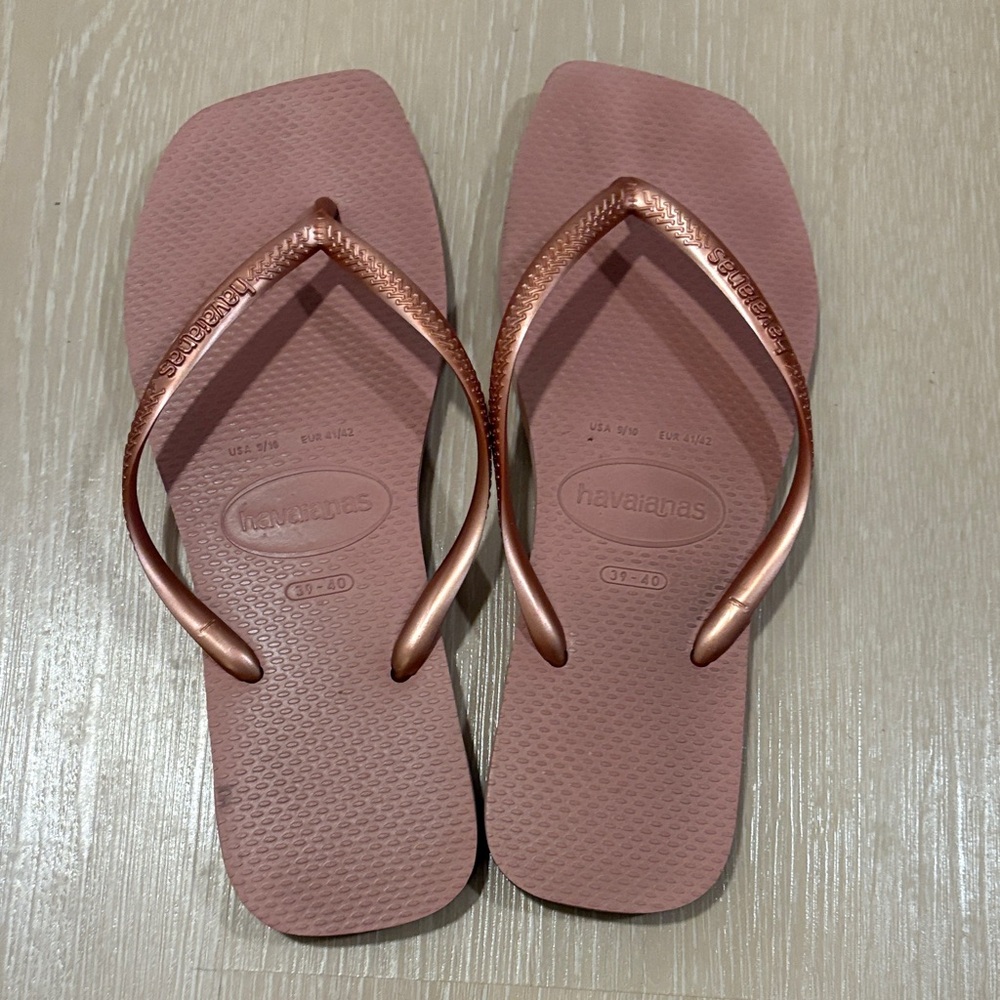 Havaianas Women's Rose Gold Sandals